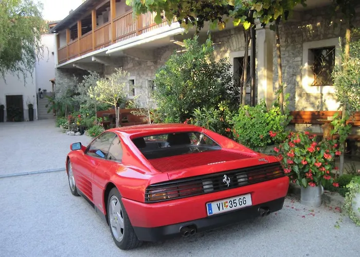 Apartmaji Pri Zivcovih * Dutovlje